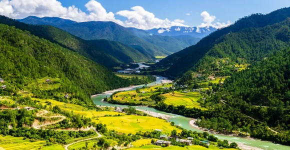 Bhutan – A Journey to the Land of the Thunder Dragon